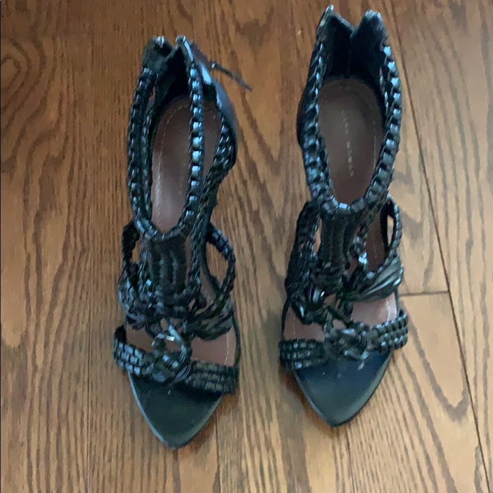 Super cute Zara black heels